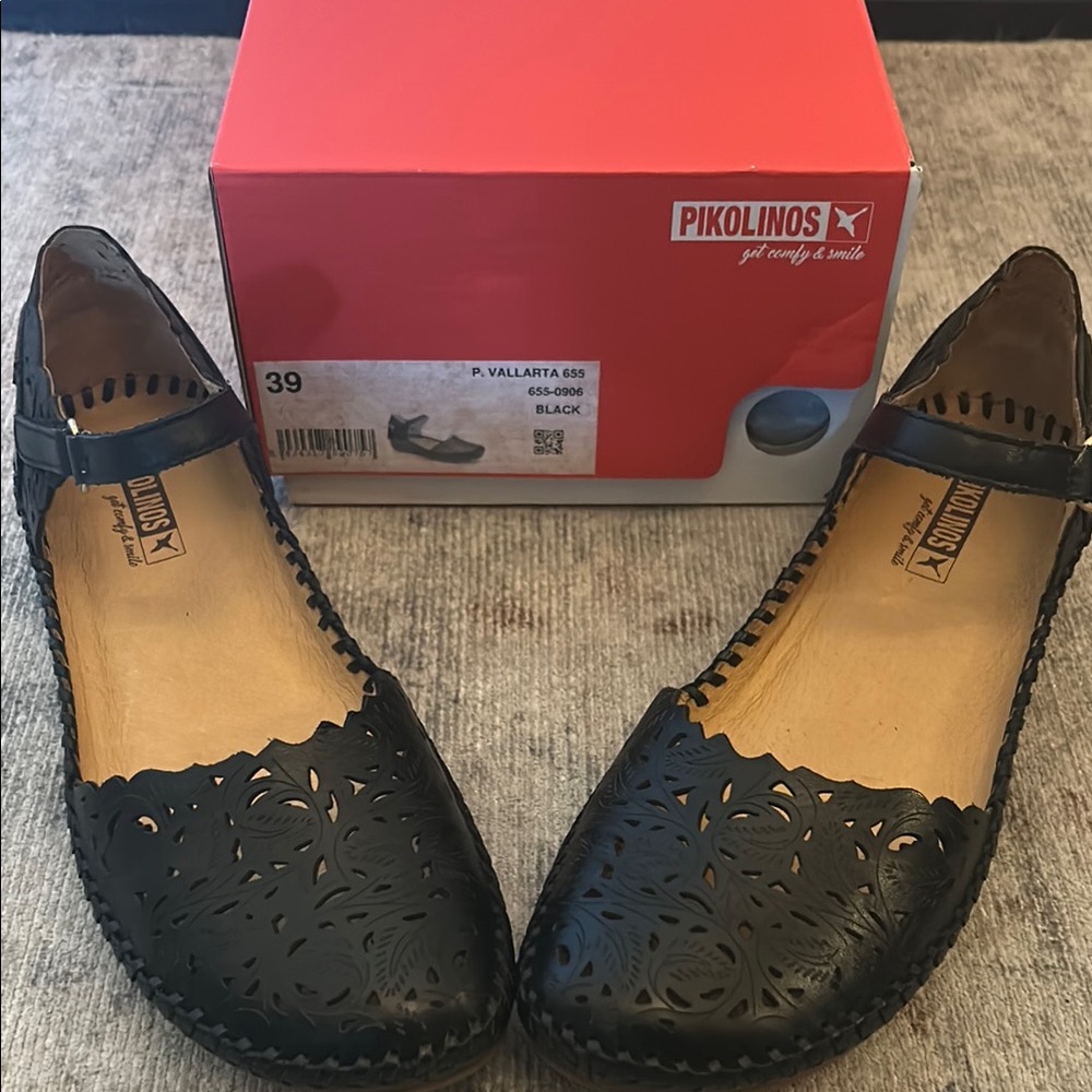 Pikolinos Black Flats with Intricate Cutouts euro 39